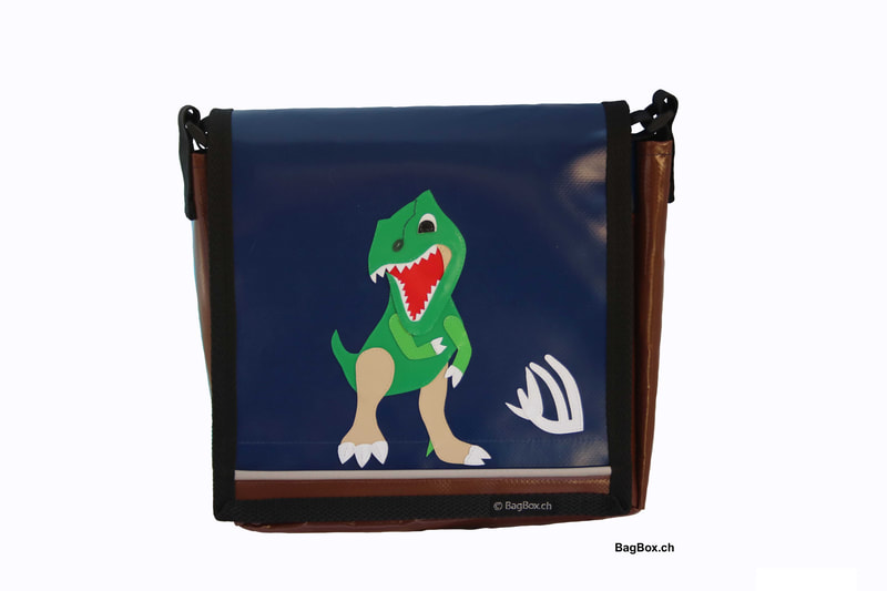 Kindergartentasche mit T- Rex Motiv. Aus robuster Blache gefertigt.