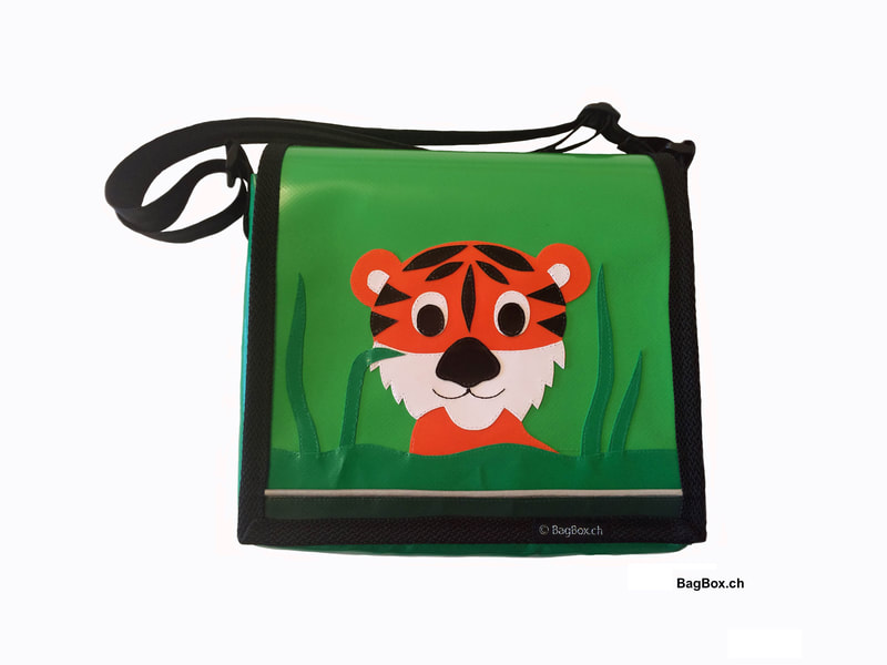 Kindergartentasche Tiger aus grüner Blache. 