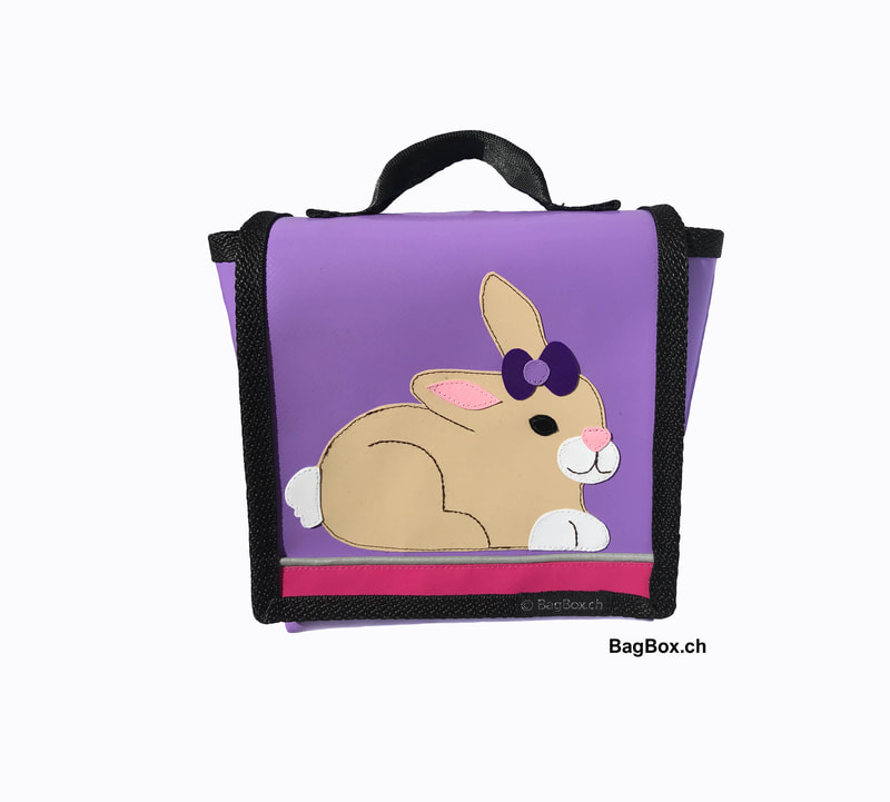 Lenkertasche für Mädchen aus Blache. Mit dem Motiv Hase. Ein robuster Begleiter auf jeden Ausflug.